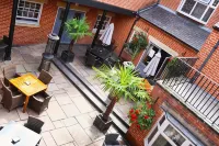 The Lion Hotel Hotels in 