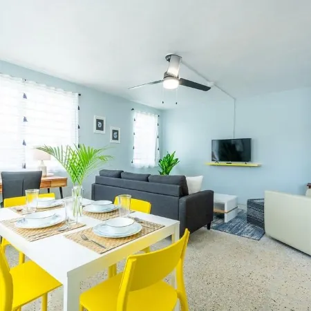 Roadside Apartment of Beachfront Property! AC & WiFi