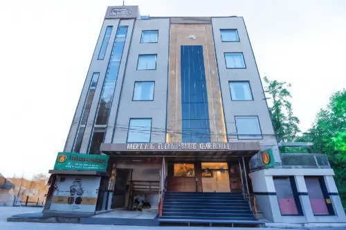 호텔 돌핀 그랜드, 바라나시