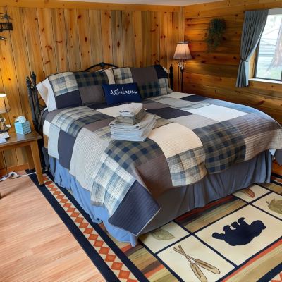 Comfort Cabin, 1 King Bed, Kitchen, Ground Floor
