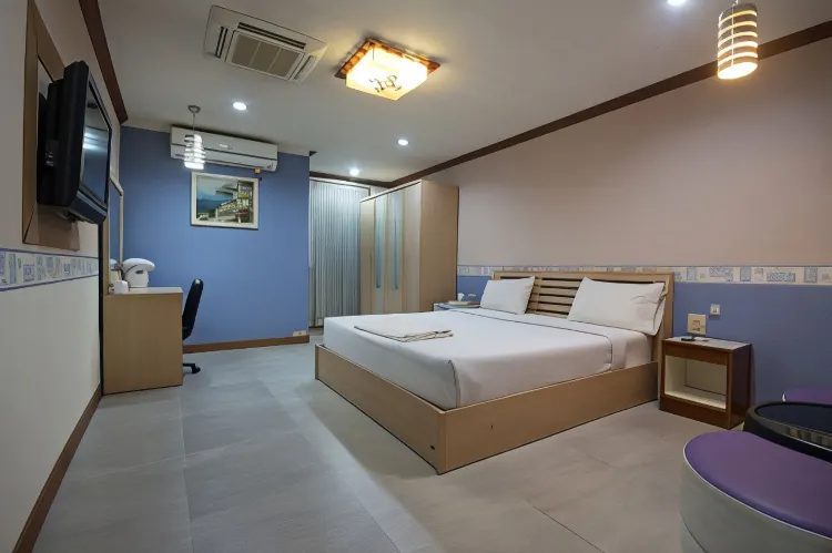 ห้องสแตนดาร์ด เตียงใหญ่ 1 เตียง
