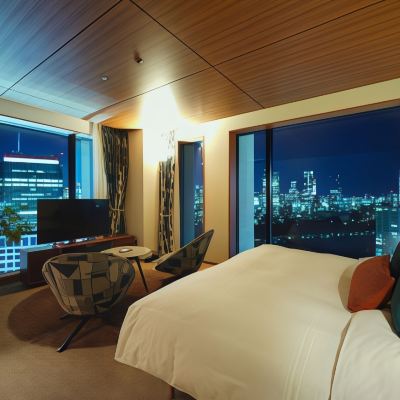 Deluxe King Room with City View-Non-Smoking