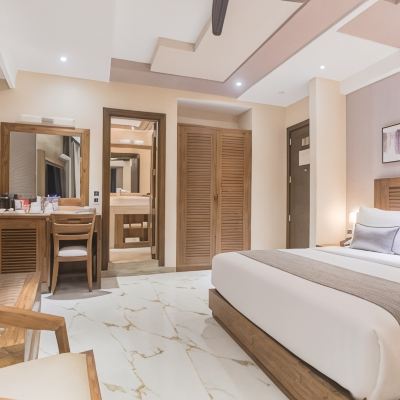 Executive Suite with Private Balcony Samann Grand Promo Code