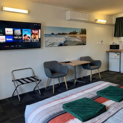 Deluxe Double Room Mariner Motel Promo Code