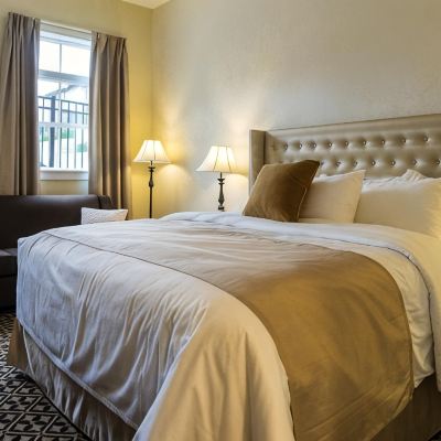 King Handicap Room The Mount Vernon Grand Hotel Promo Code