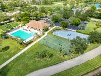Gorgeous Stoneybrook Home with Private Pool, Lake, Golf Course, 2 King Beds!