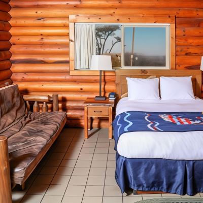 Deluxe Cabin, 2 Queen Beds, Kitchenette