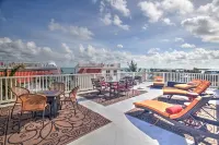 Book Any Day of the Week! Elevator~Tiki Bar~Boat Slip! Moon Deck/Pool~Gulf Front