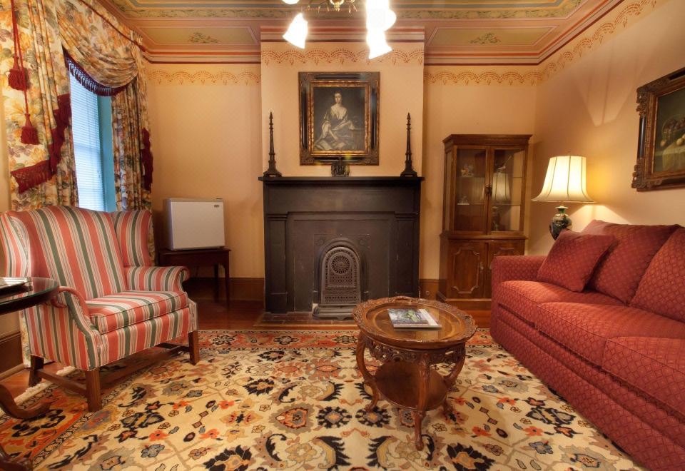 需要爬楼梯的1张大床房（303）