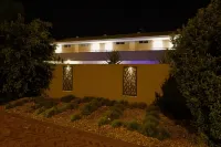 Bentley Motel