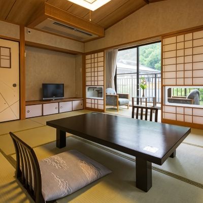 和風スタンダードルーム(浴室)(南ウイング) 森に囲まれた癒しの宿　鬼岩温泉　了山 クーポン