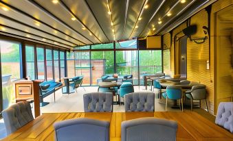 The George Wright Boutique Hotel, Bar & Restaurant - Housity