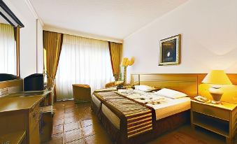 Sural Saray Hotel - Housity