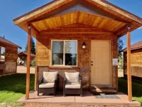 Mountain Ridge Cabins & Lodging Between Bryce and Zion National Park Ξενοδοχεία στην πόλη 