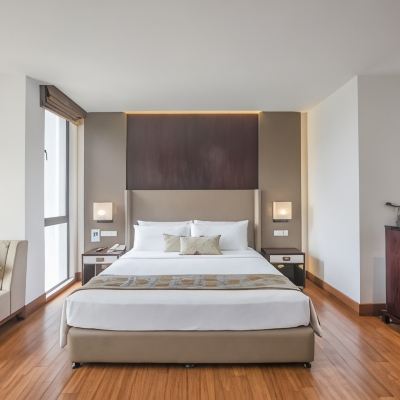 Premium King Room Vivanta Colombo, Airport Garden Promo Code