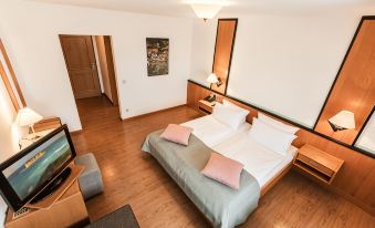 H+M Boarding Houses - Housity