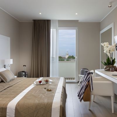 Exclusive Double or Twin Room with Sea View