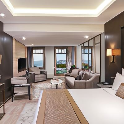 Junior Suite Sea View with Butler Service