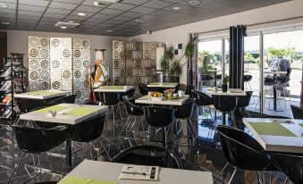 Le Ya'Tis - Housity