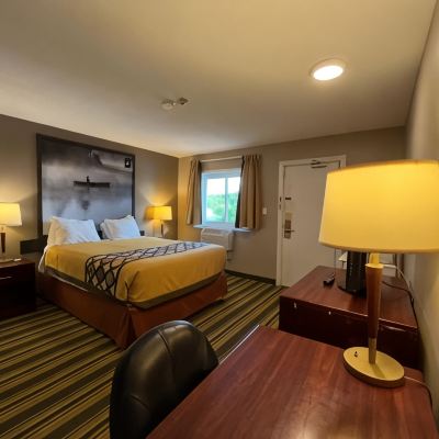 Standard Queen Room-Non-Smoking Jolly Roger Inn & Resort Promo Code