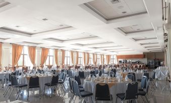 Hotel Francisco De Aguirre - Housity