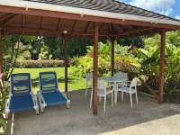 Delightful garden cottage, realistically priced, near to Gibbs / Mullins beaches Hotels in 