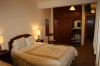 Valley Lodge Room Only Guest House