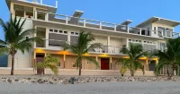 Trujillo Airport Beach Suites Hotel a 