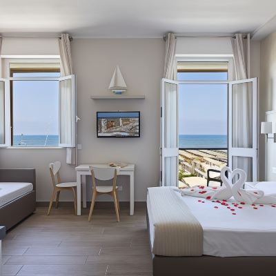 Double Or Twin Room With Sea View