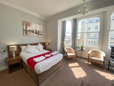 The Broadway Hotel Hotels in 