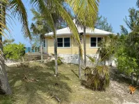 Monticello, Desert Rose beachfront cottage,Tiki Hut & Generator,10% Off 7+nights のホテル