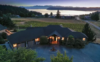 Vineyard Villa Bayview Getaway. Family Friends Gathering and Kids' Fun Paradise Hotele w: 