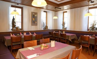 Gasthof Hotel Adler Inneringen - Housity