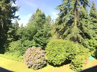 Spacious and charming home in a park-like setting ベリアンのホテル