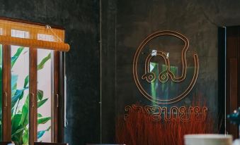 Na Sukhothai Hotel - Housity