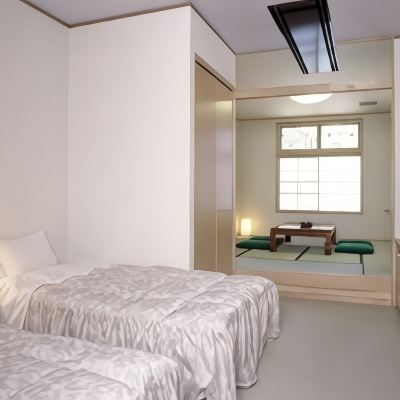 和洋式マウンテンビュールーム(浴室) 宮川温泉　飛騨まんが王国　 クーポン