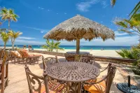 Beachfront Estate Sleeps 12! Walk Everywhere in Los Barriles with Pool & Spa