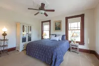 Historic Downtown House and Pool in Paso Robles Wine Country