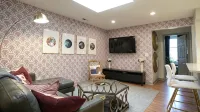 Funkytown Loft: 4BR, 2BA on Mass St, Steps to Dining & Entertainment