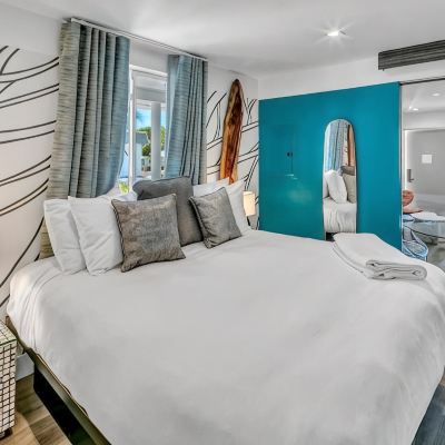 One-Bedroom King Suite The Saint Hotel Promo Code