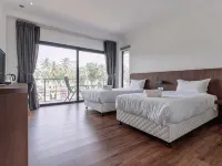 Roxy Sematan Villa & Townhouse Hotéis em Lundu
