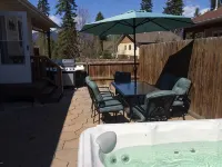 Luxurious Townhome Minutes From Beautiful Downtown, Golf Course, And Ski Area