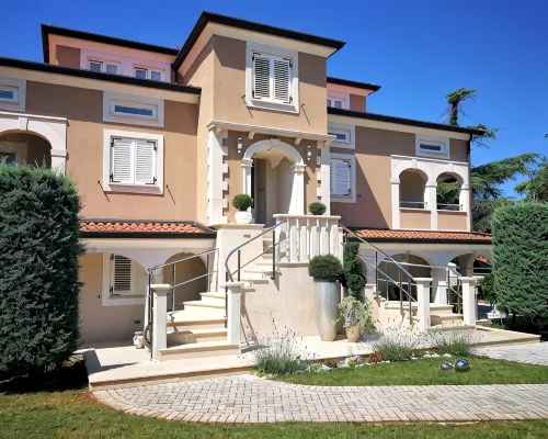 Studio apartment Sweetie with pool Hotéis em Funtana
