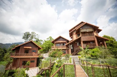 Red House the Garden Stay in Bukit Tinggi by PLAY Ξενοδοχεία στην πόλη 