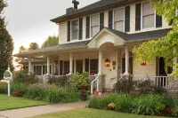 Montford Inn & Cottages