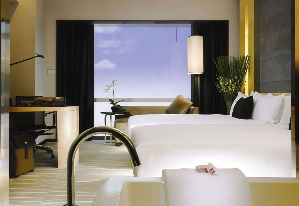 The Longemont ShanghaiExecutive Suite