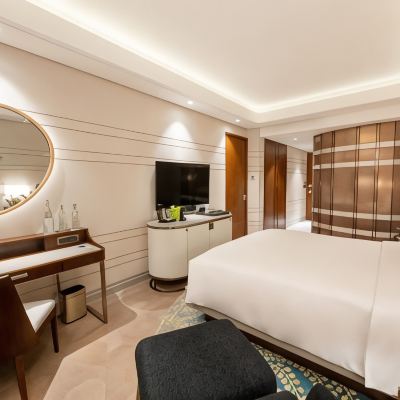 高級中庭房，配備 1 張特大床 美憬閣馬尼拉海軍上將飯店優惠
