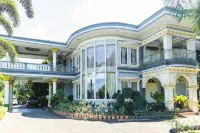 RedDoorz Premium @ Sea Residence Manado Hotels in Mandolang