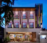 Life Puri Hotel Surabaya Hoteles en 