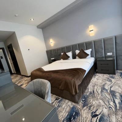 Deluxe King Room Unique Hotel Promo Code